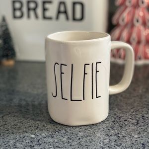 Rae Dunn Mug - SELFIE - M Magenta